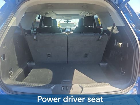 Used 2023 Ford Explorer XLT w/ Equipment Group 202A image 8
