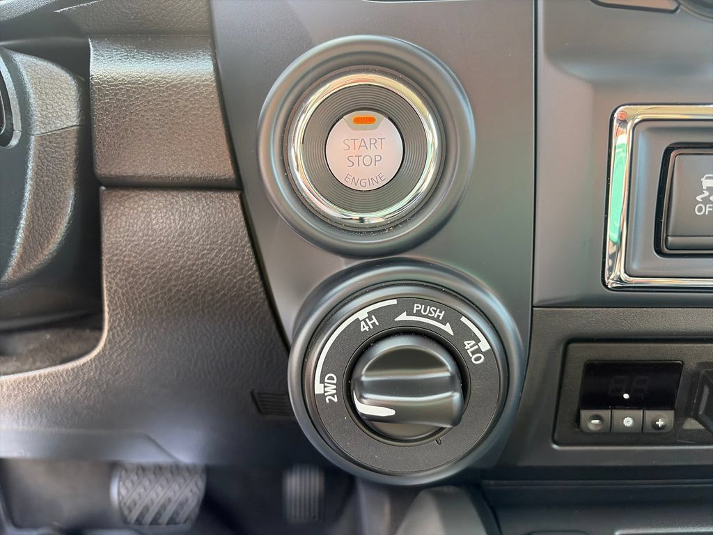 Certified 2024 Nissan Titan SV w/ SV Convenience Package AWD/4WD image 33