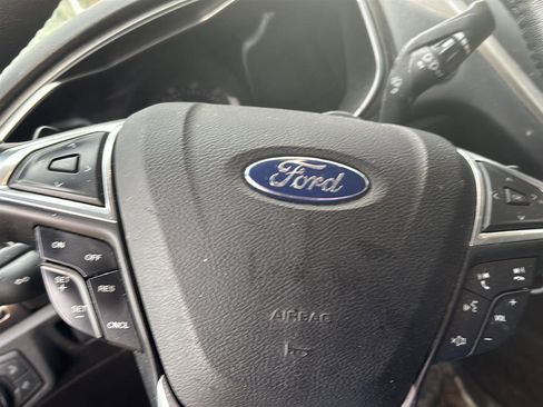 Used 2017 Ford Fusion SE w/ Equipment Group 202A image 17