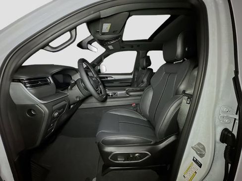 New 2026 Jeep Grand Wagoneer Limited image 14