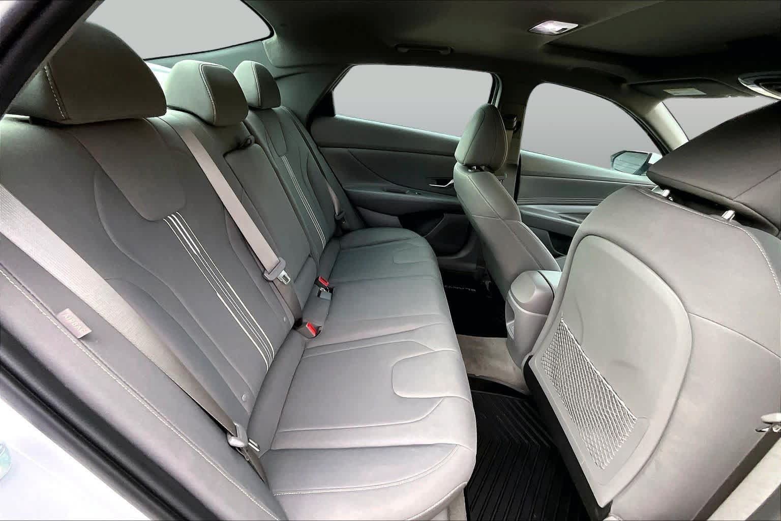 Used 2025 Hyundai Elantra SEL FWD image 20