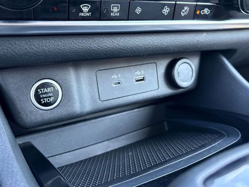 Used 2021 Nissan Rogue SV image 26