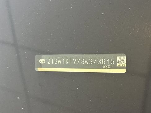 Used 2025 Toyota RAV4 XLE FWD image 3