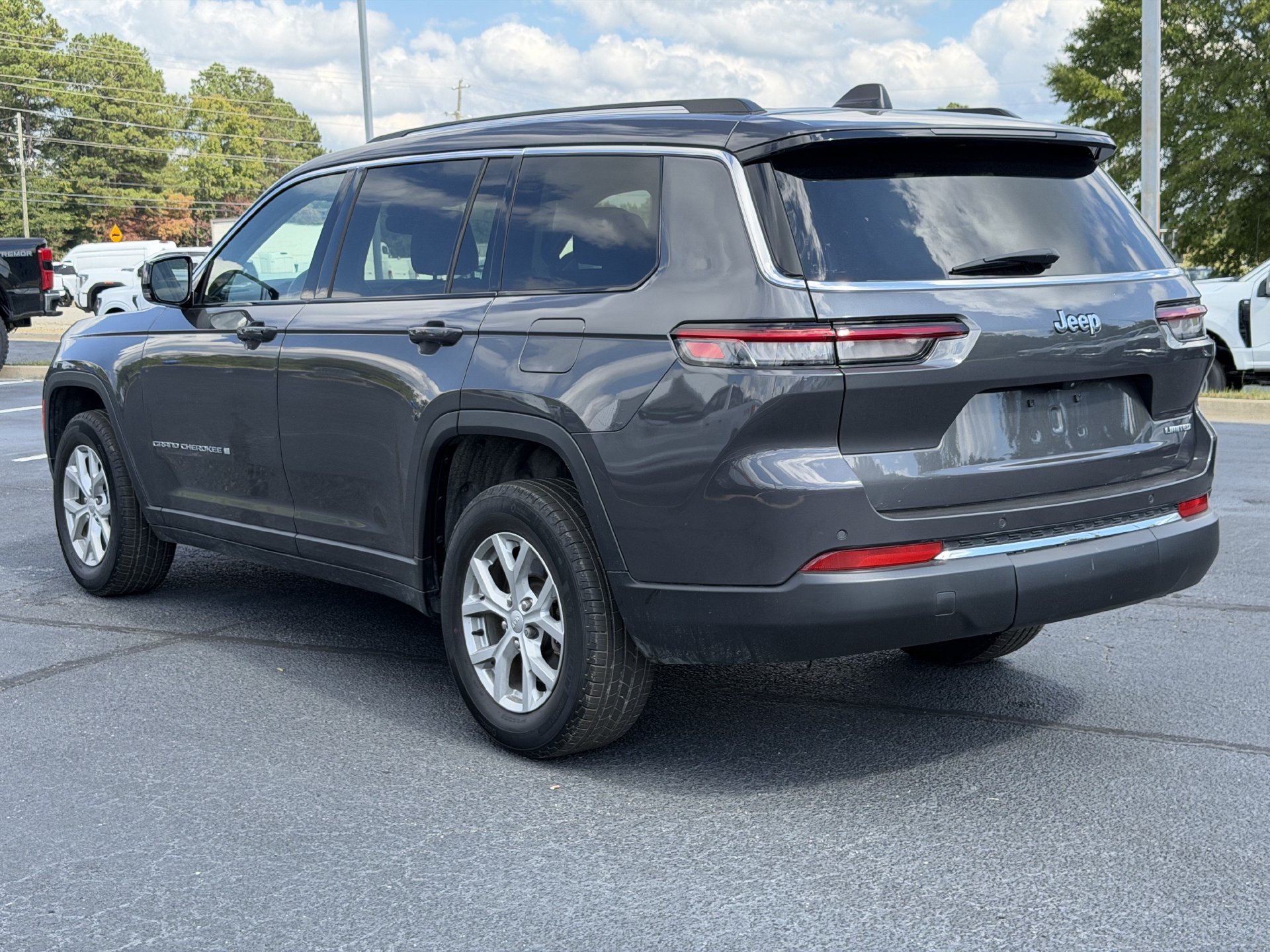 Used 2023 Jeep Grand Cherokee L Limited RWD image 12