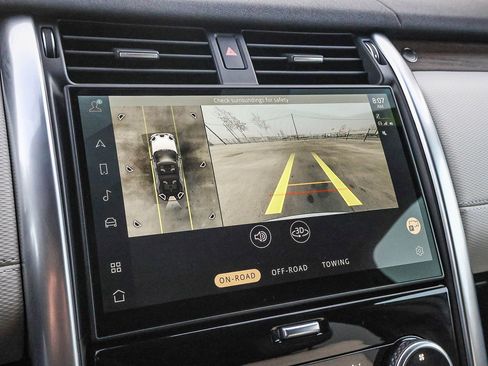 Used 2024 Land Rover Discovery Dynamic SE image 36