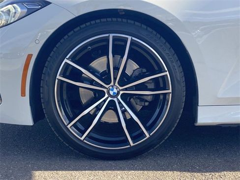 Used 2023 BMW 330i 330i w/ M Sport Package image 9