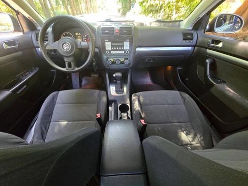 Used 2010 Volkswagen Jetta S image 11