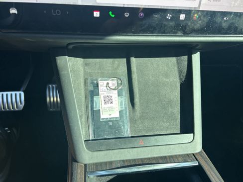 Used 2022 Tesla Model X image 30