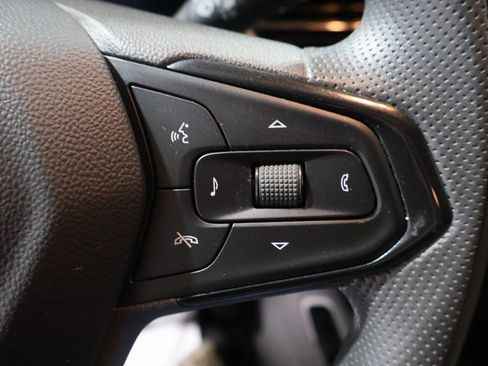 Used 2025 Chevrolet TrailBlazer LT image 36