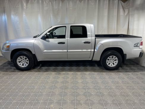 Used 2006 Mitsubishi Raider LS image 5