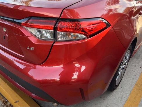 Used 2021 Toyota Corolla LE FWD image 10