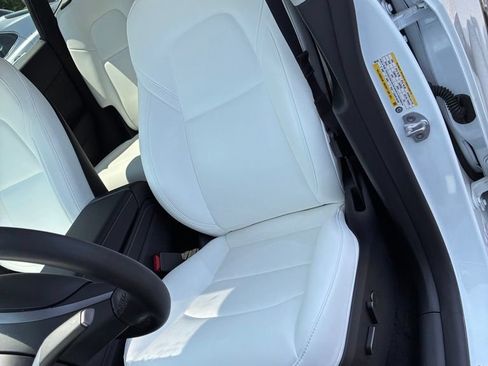 Used 2024 Tesla Model Y Long Range AWD/4WD image 20