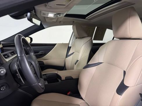 Used 2019 Lexus ES 300h w/ Premium Package FWD image 5