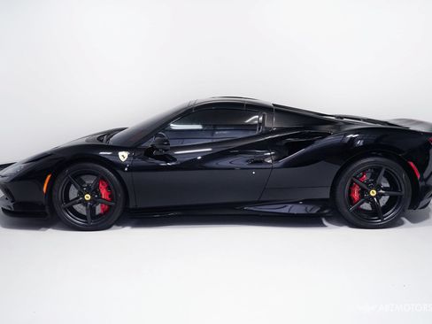 Used 2021 Ferrari F8 Tributo RWD image 5