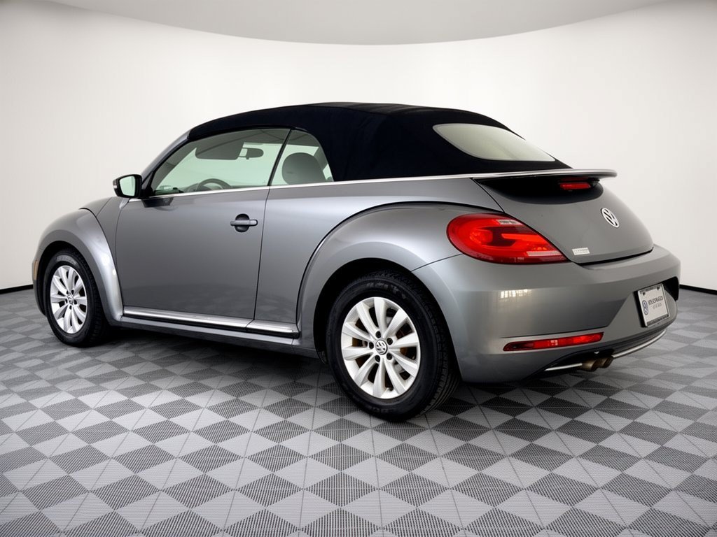 Used 2018 Volkswagen Beetle 2.0T FWD image 3