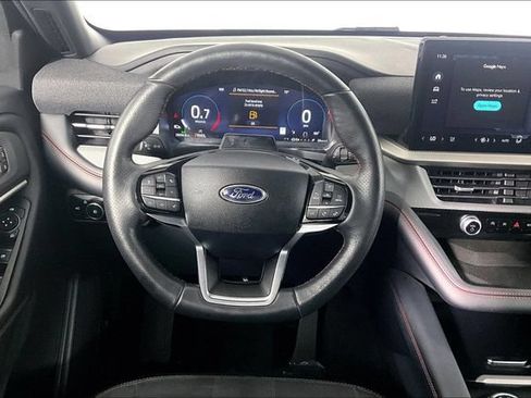 Used 2025 Ford Explorer ST-Line w/ ST-Line Street Pack AWD/4WD image 5