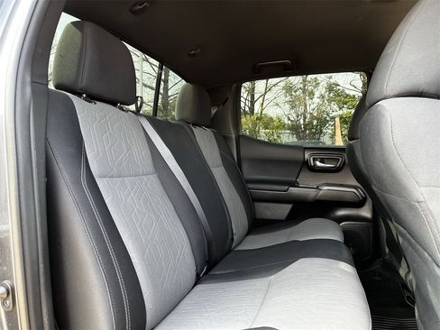 Used 2020 Toyota Tacoma TRD Sport image 26