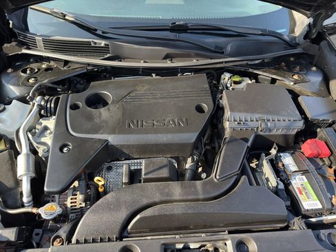 Used 2017 Nissan Altima 2.5 SR w/ Midnight Edition Package image 11