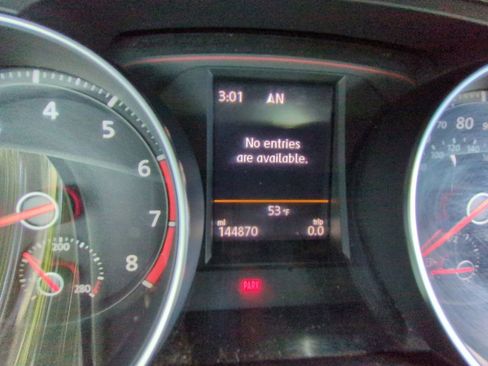 Used 2015 Volkswagen GTI SE image 16