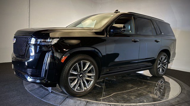 Used 2022 Cadillac Escalade Sport Platinum w/ Heavy-Duty Trailer Package AWD/4WD image 30