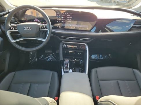 Certified 2025 Audi Q5 Premium w/ Convenience Package image 2