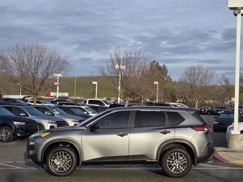 Used 2023 Nissan Rogue S image 7