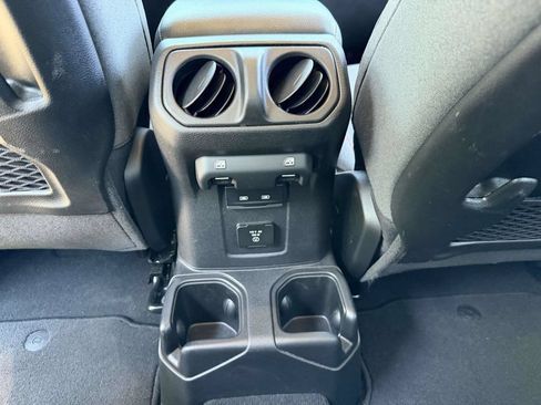 Used 2026 Jeep Wrangler Unlimited Rubicon AWD/4WD image 21