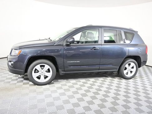 Used 2014 Jeep Compass Latitude w/ Sun/Sound Group AWD/4WD image 2
