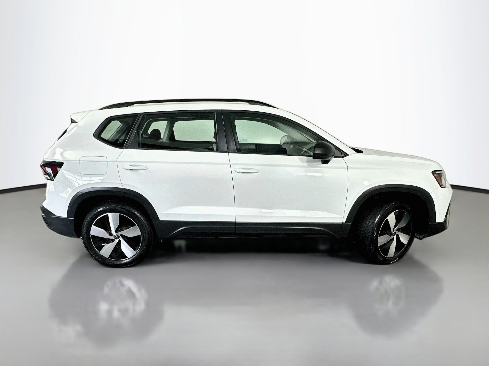 Used 2025 Volkswagen Taos S AWD/4WD image 8