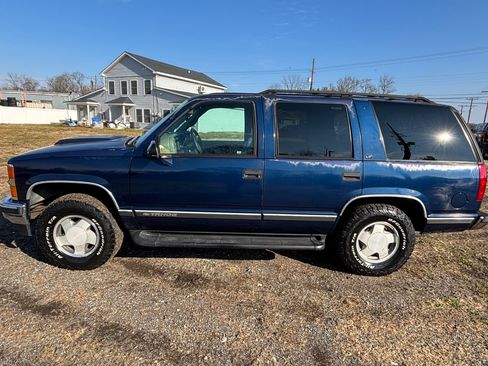 Used 1999 Chevrolet Tahoe Z71 w/ Comfort & Security Pkg image 8