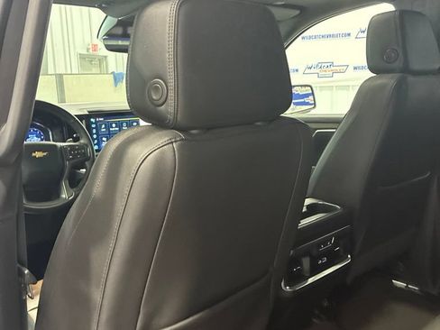 Used 2025 Chevrolet Silverado 1500 High Country w/ Technology Package AWD/4WD image 39