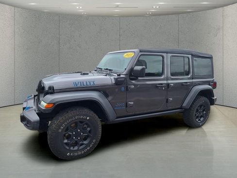 Used 2023 Jeep Wrangler Unlimited w/ Cold Weather Group AWD/4WD image 9