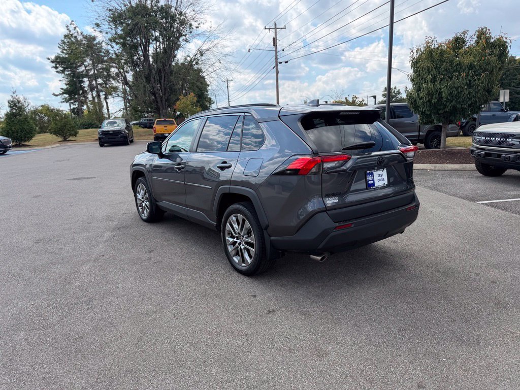 Used 2023 Toyota RAV4 XLE Premium FWD image 5