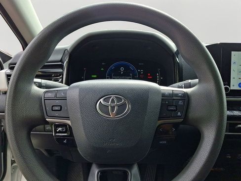 Used 2025 Toyota Camry LE FWD image 19