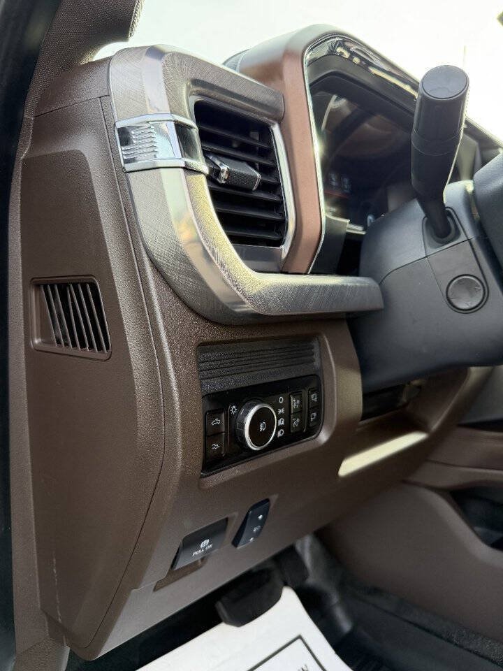Used 2025 Ford F450 King Ranch w/ Chrome Package AWD/4WD image 31