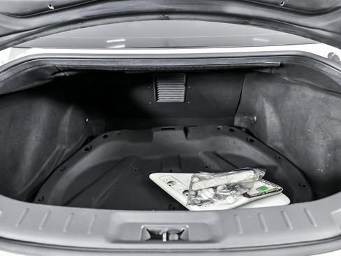 Used 2016 Nissan GT-R Premium image 16