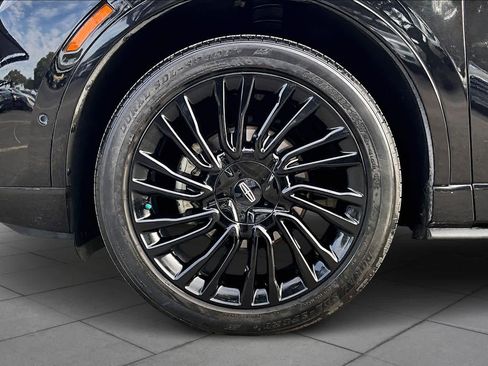 Used 2022 Lincoln Corsair Reserve image 10