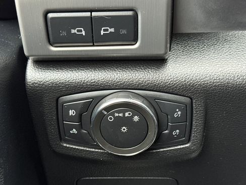 Used 2016 Ford F150 Platinum w/ Equipment Group 701A Luxury image 28