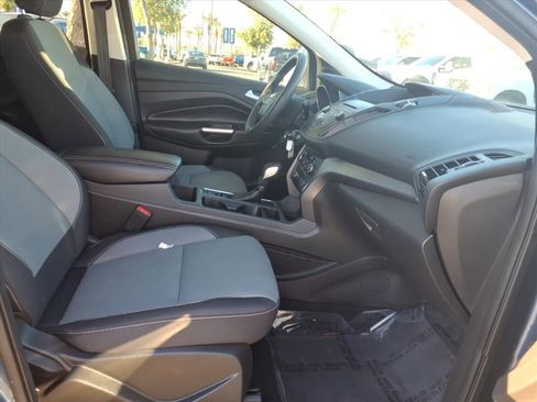 Used 2018 Ford Escape SE image 11