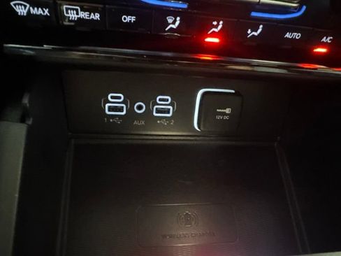 Used 2023 Jeep Grand Cherokee Altitude AWD/4WD image 28