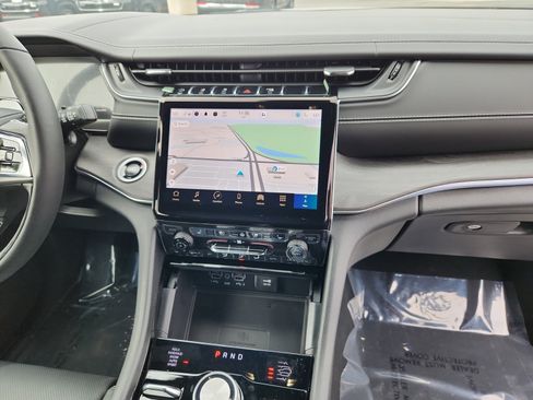 New 2025 Jeep Grand Cherokee Overland w/ Adv Protech Group III image 20