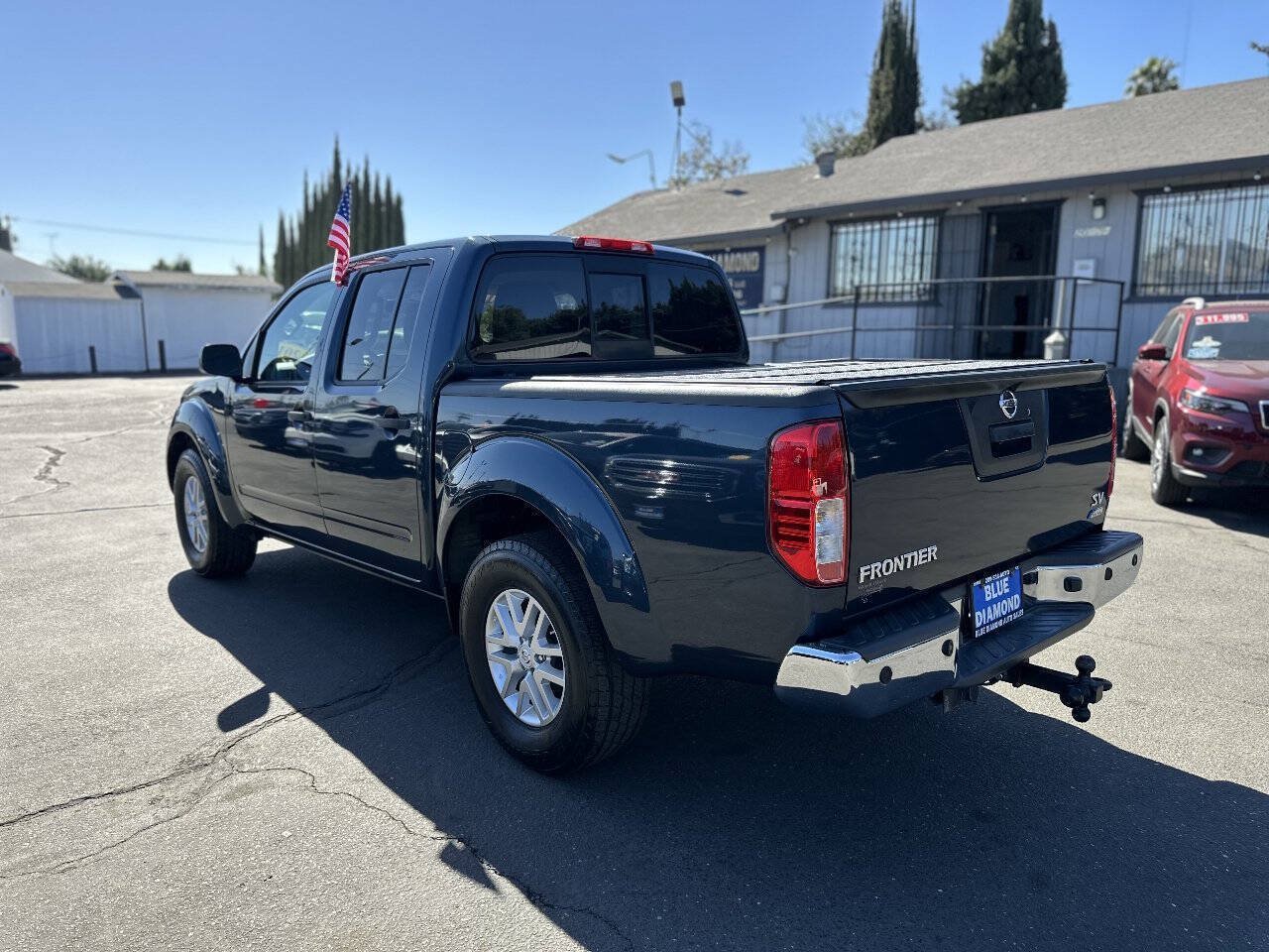 Used 2017 Nissan Frontier SV w/ SV Value Truck Package RWD image 5
