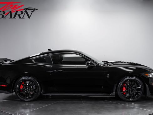 Used 2021 Ford Mustang Shelby GT500 w/ Technology Package RWD image 6