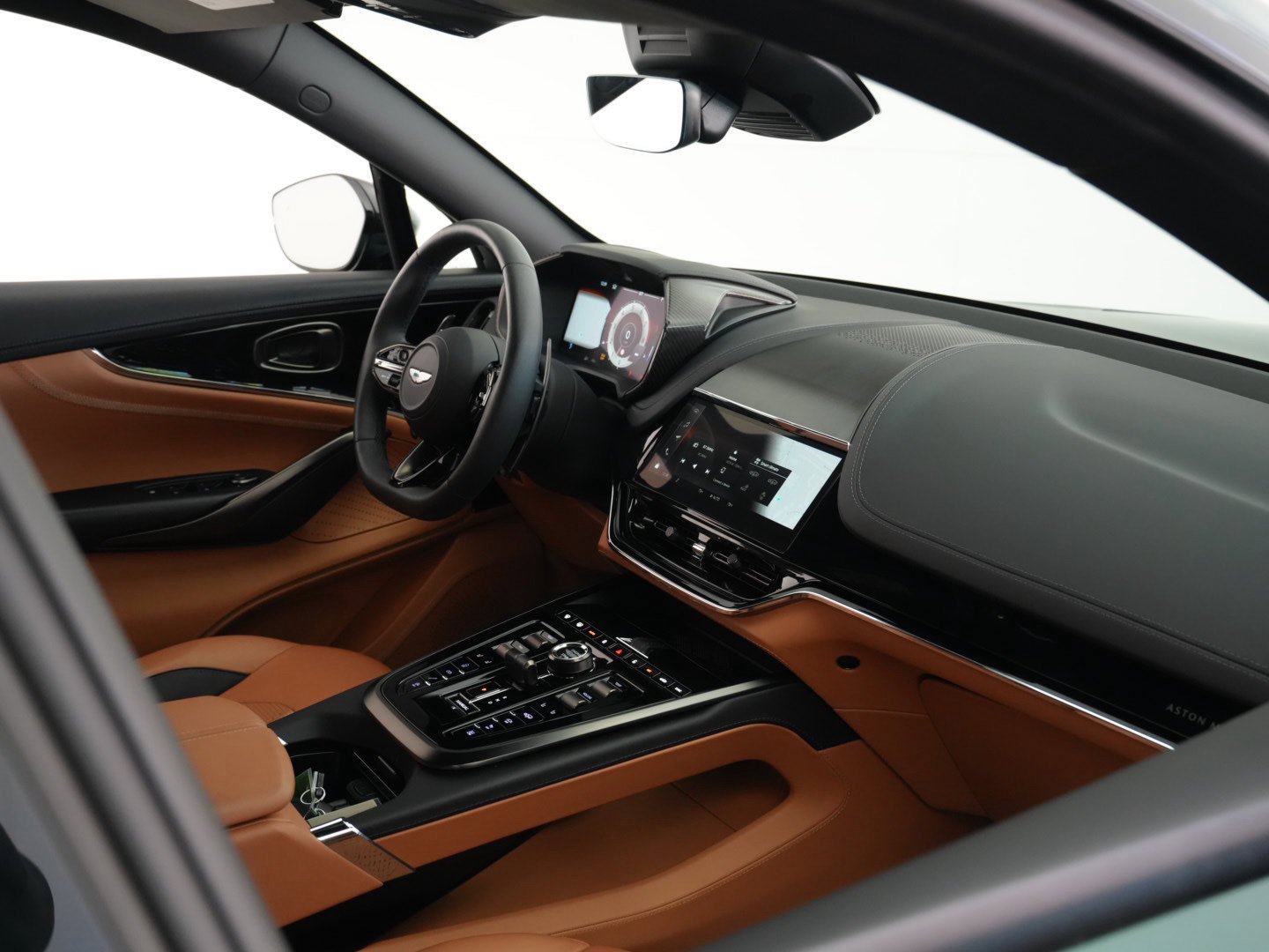 Used 2025 Aston Martin DBX 707 AWD/4WD image 37
