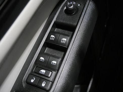 Used 2022 Jeep Compass Limited w/ Sun and Sound Group AWD/4WD image 13