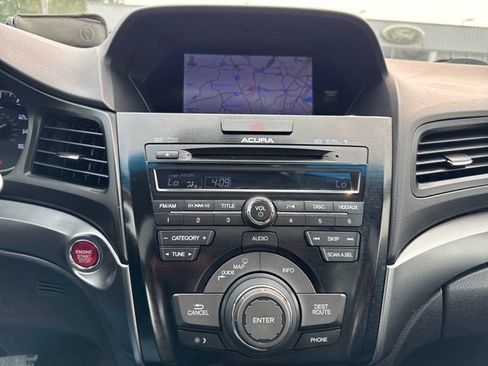 Used 2013 Acura ILX w/ Technology Package FWD image 19