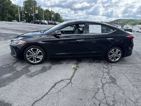 Used 2017 Hyundai Elantra Limited w/ Limited Tech Package 04 FWD image 3
