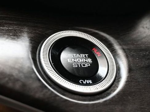 Used 2022 Jeep Grand Cherokee L Limited RWD image 25