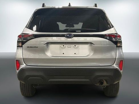 Used 2025 Subaru Forester Premium image 4