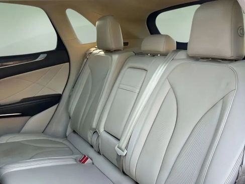 Used 2017 Lincoln MKC Reserve image 32